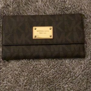 Michael kors wallet